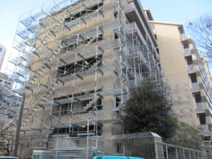 9日音大学生寮足場