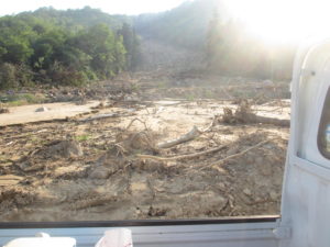 土砂崩れ